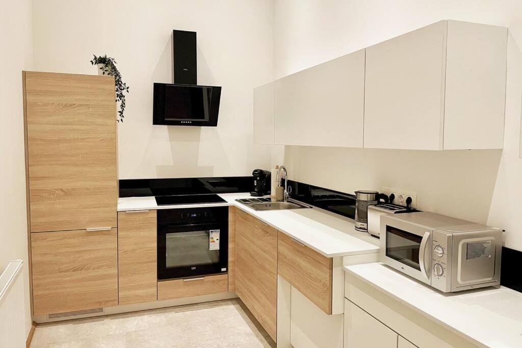 City-Center-Apartment Hip Area, Big & New Wien Exterior foto