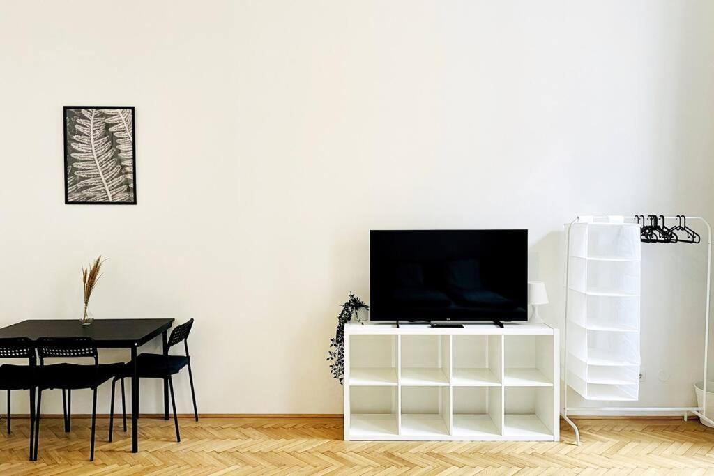 City-Center-Apartment Hip Area, Big & New Wien Exterior foto